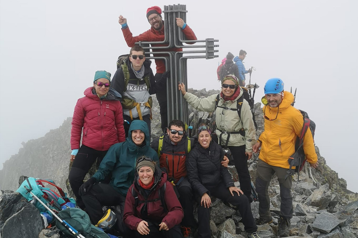 Conquistando cimas en investigación, pero también en la montaña