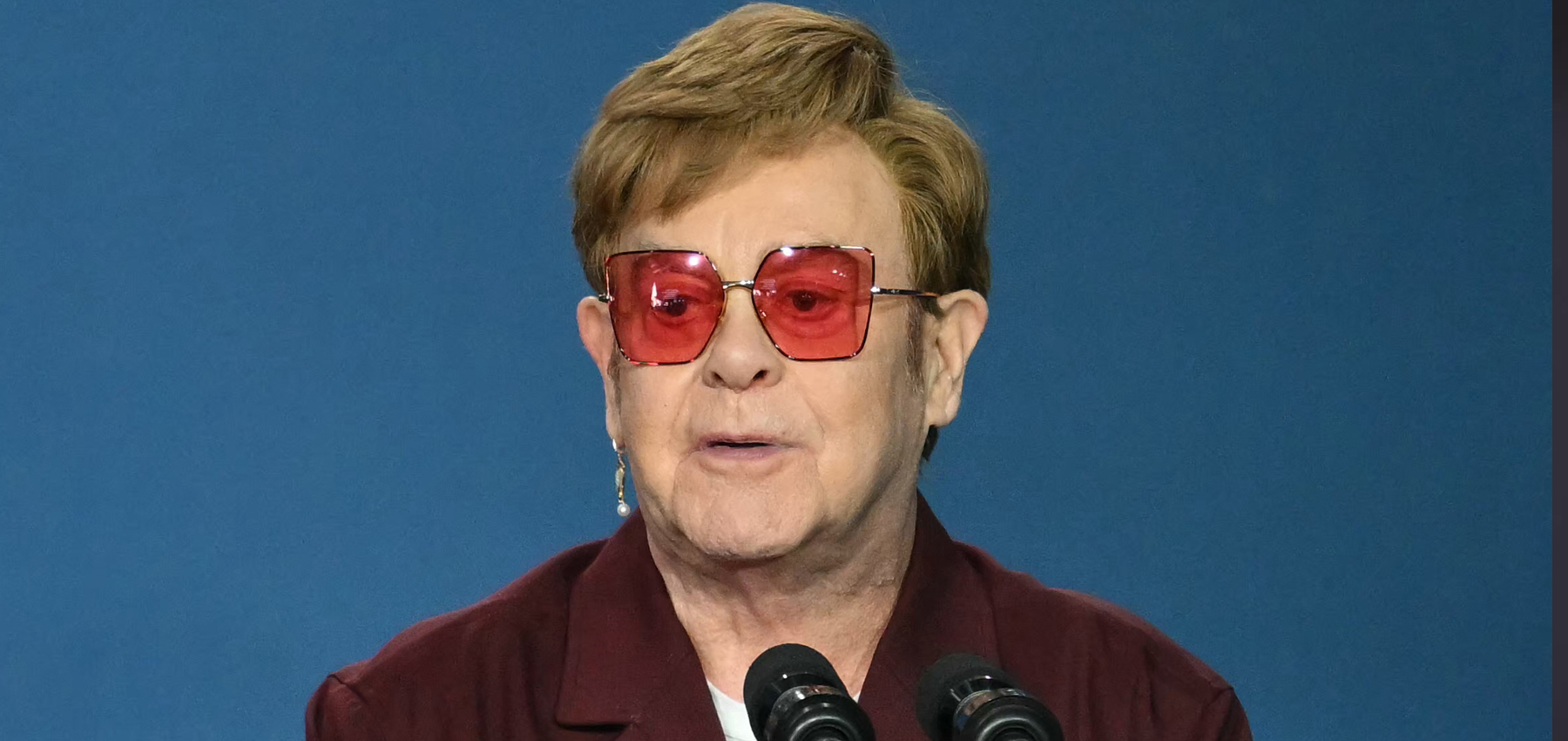 Elton John sufre una infección grave