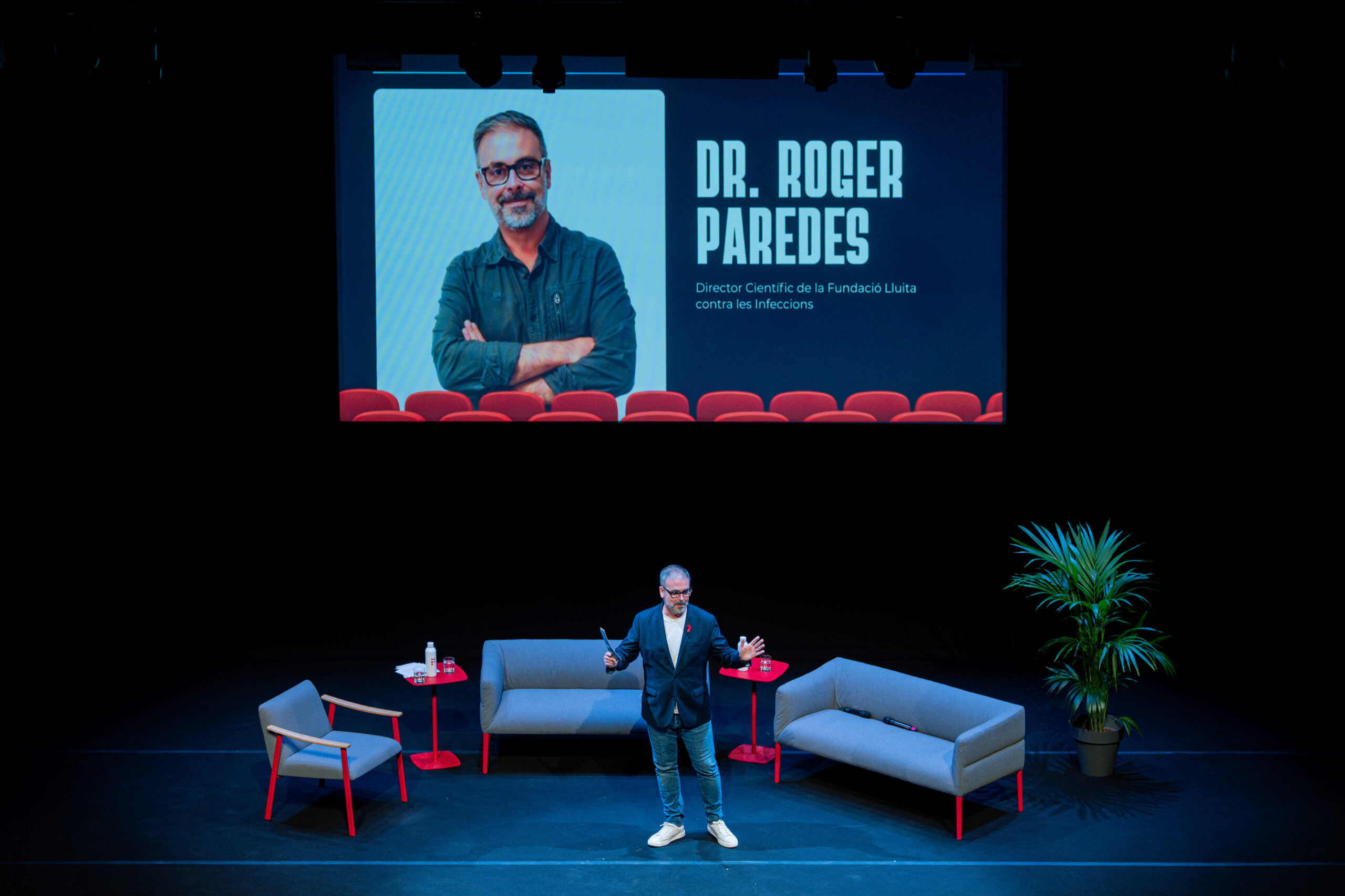 Roger Paredes, director Científic de la Fundació, participa en la nova estratègia global per combabtre les resistències al fàrmacs de la OMS